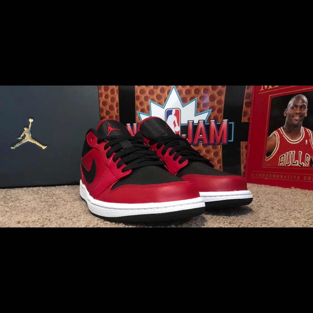 Brand: Nike / Jordan
Style:Air Jordan I low
Size 9
